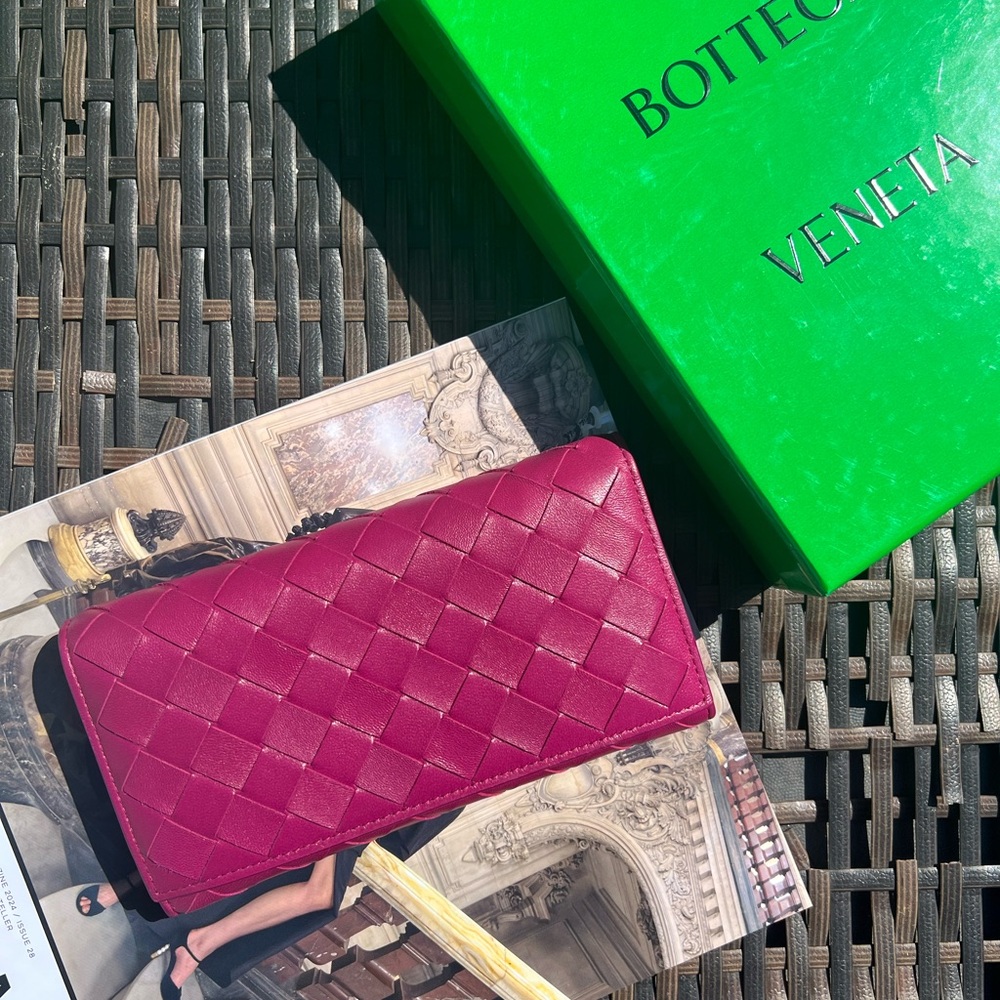 Bottega Veneta Pink intrecciato Leather Wallet
